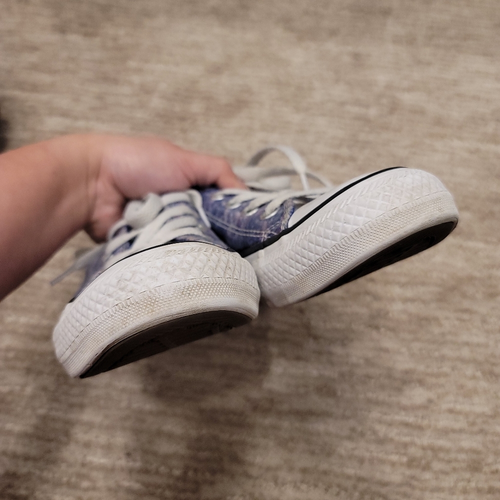 Chuck Taylor Tie Dyed Sneakers - Picture 6 of 11